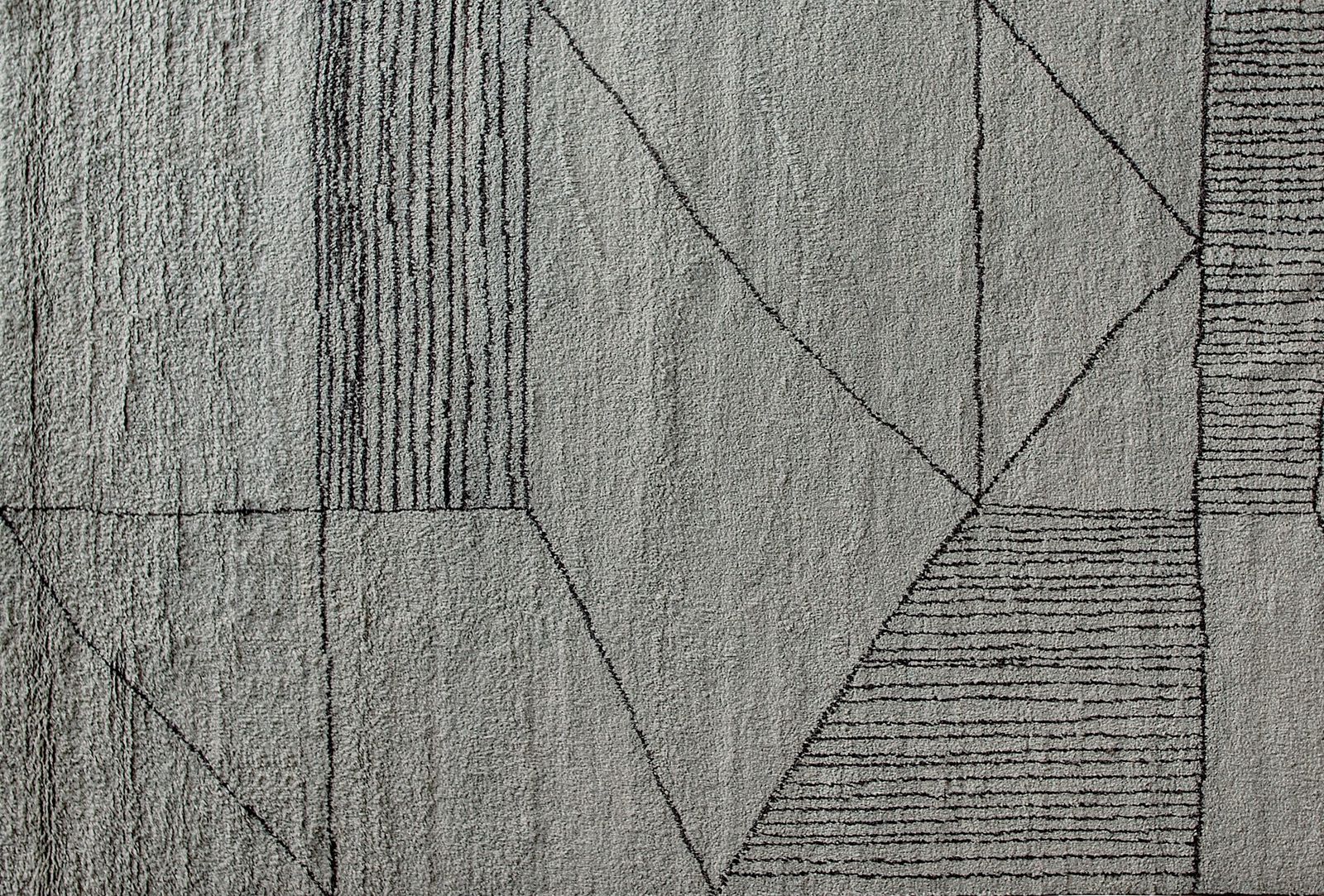 Baxter Ковер Berbere Light Grey + Brown Graphic | Pattern A от Baxter — в интерьере
