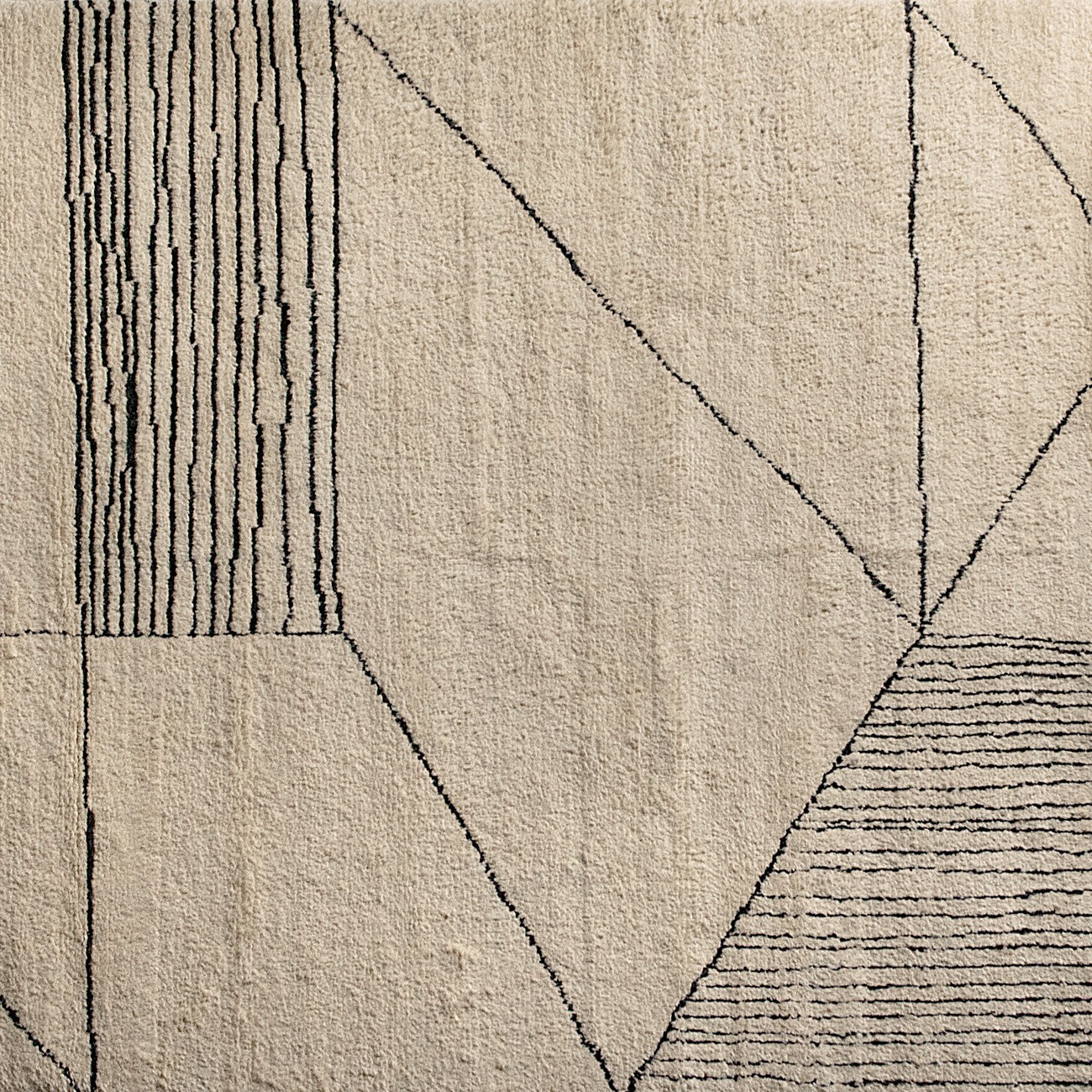 Baxter Ковер Berbere Natural + Black | Pattern A от Baxter — в интерьере