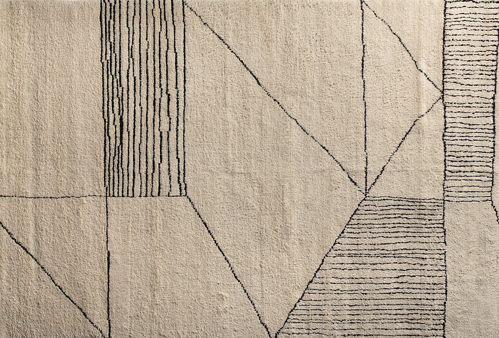 Baxter Ковер Berbere Natural + Black | Pattern A от Baxter — в интерьере