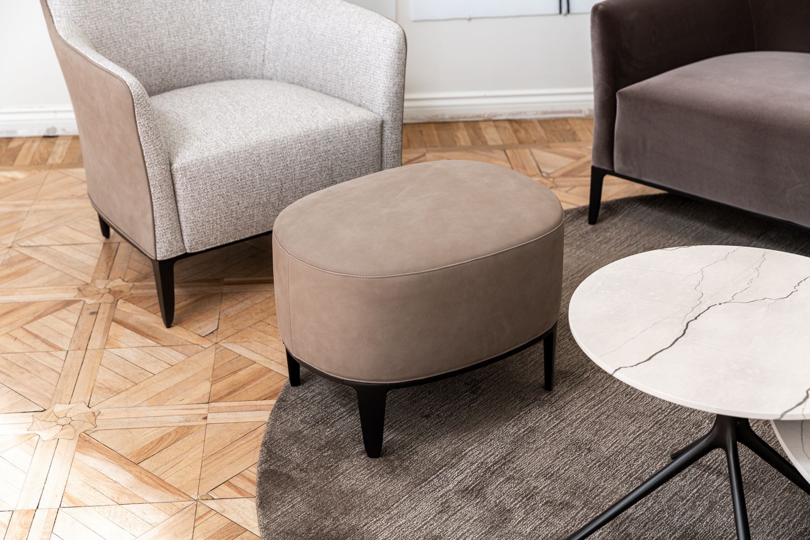 Poliform Банкетка Gentleman grey от Poliform — в интерьере