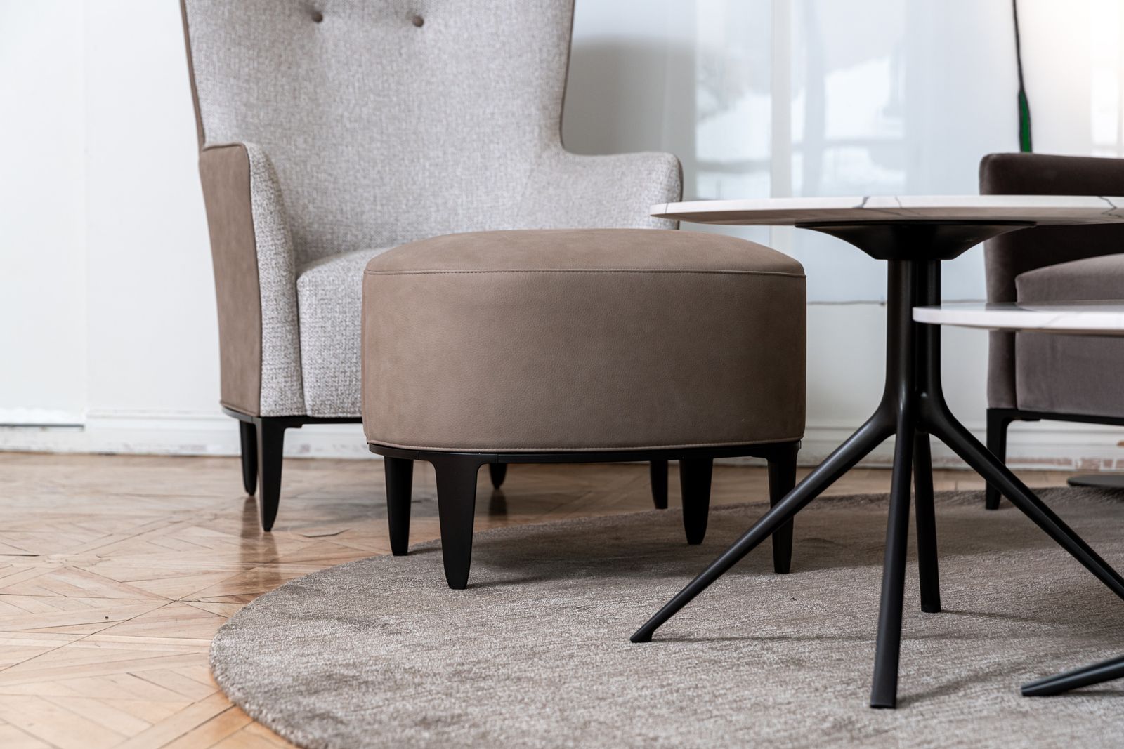 Poliform Банкетка Gentleman grey от Poliform — в интерьере
