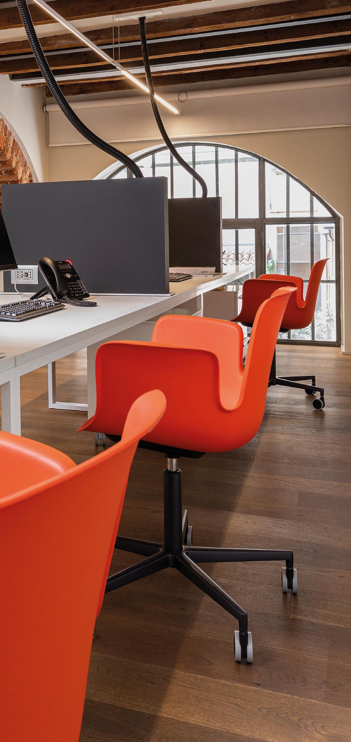 Cappellini Стул Juli Plastic 2020 от Cappellini — в интерьере