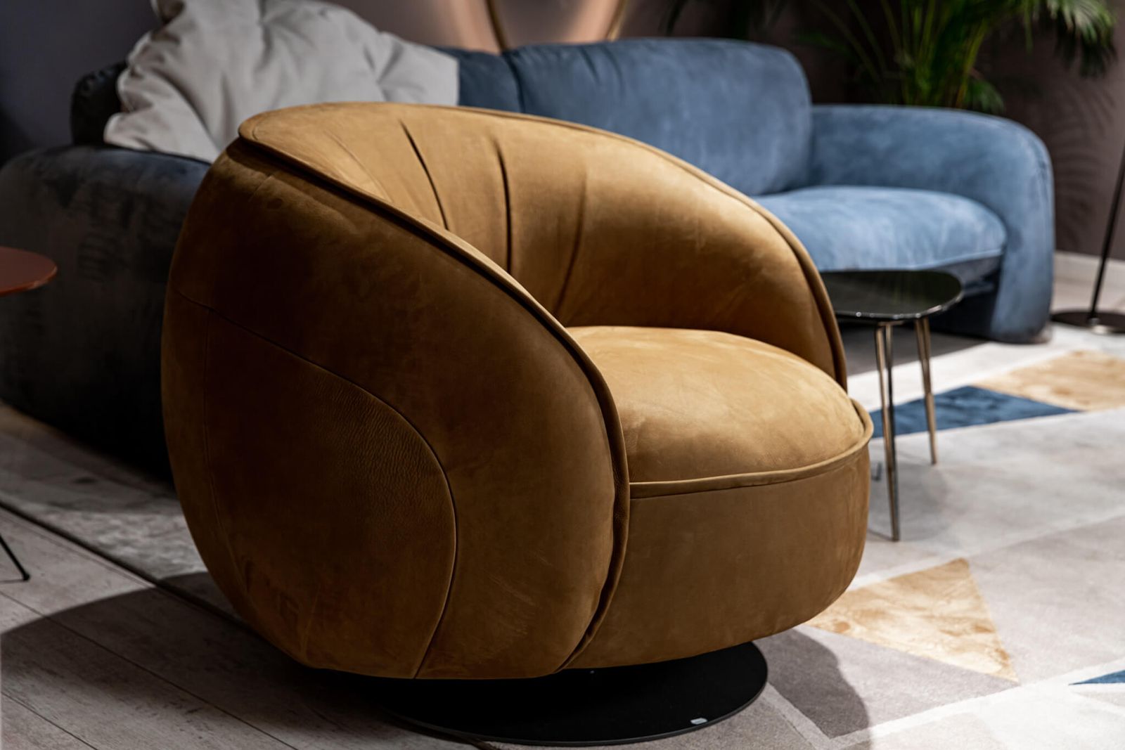 Baxter Кресло Leon Nabuk Kiwi от Baxter — в интерьере
