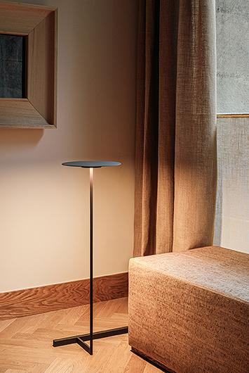 Vibia Торшер Flat 5945 47 от Vibia — в интерьере