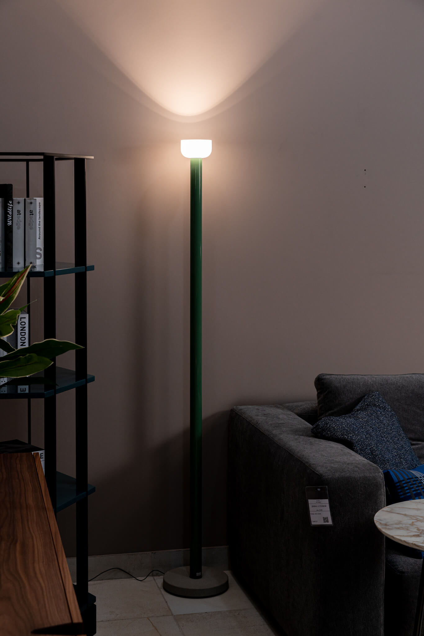 Flos Торшер Bellhop Floor от Flos — в интерьере