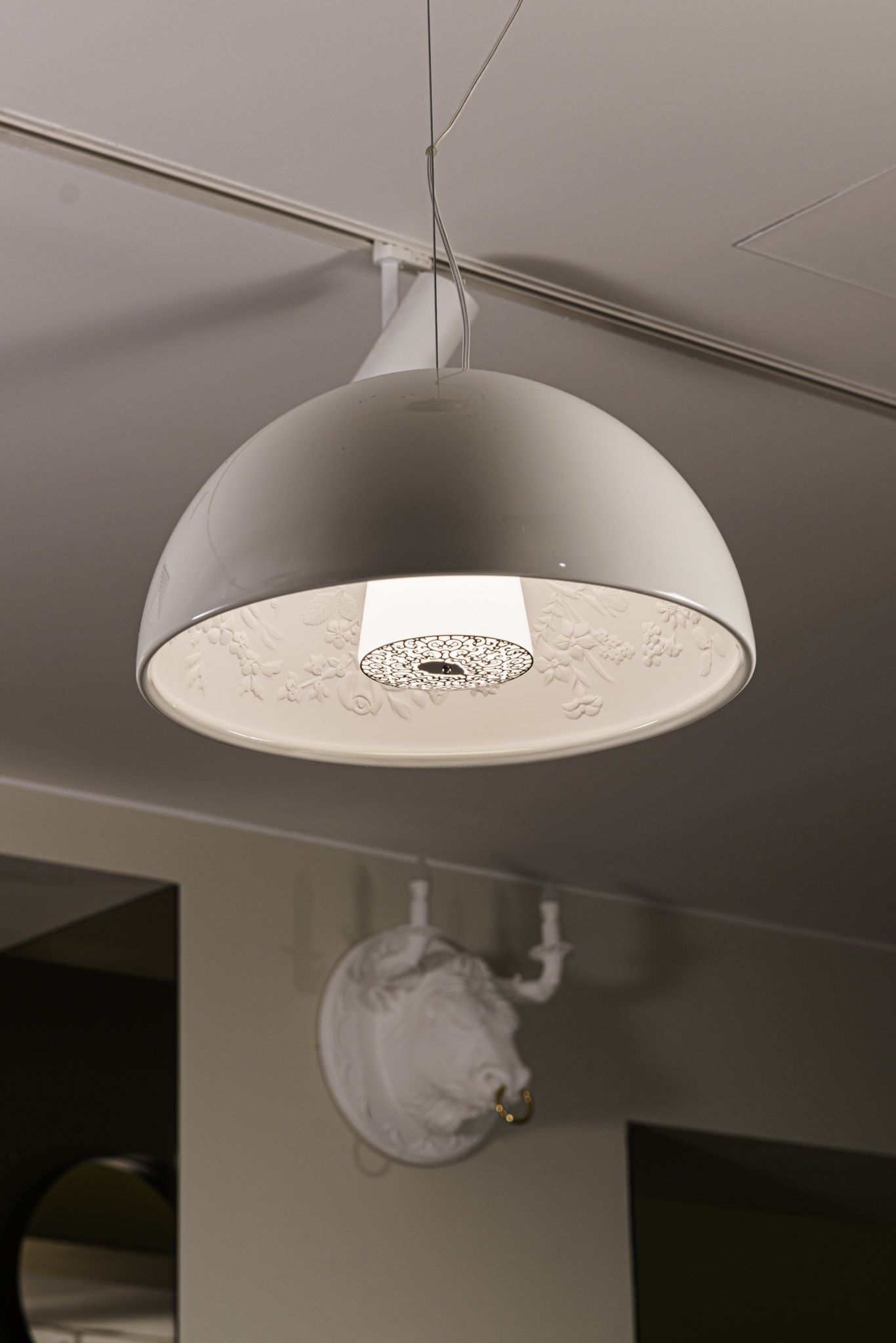 Flos Подвесной светильник Skygarden Small white от Flos — в интерьере