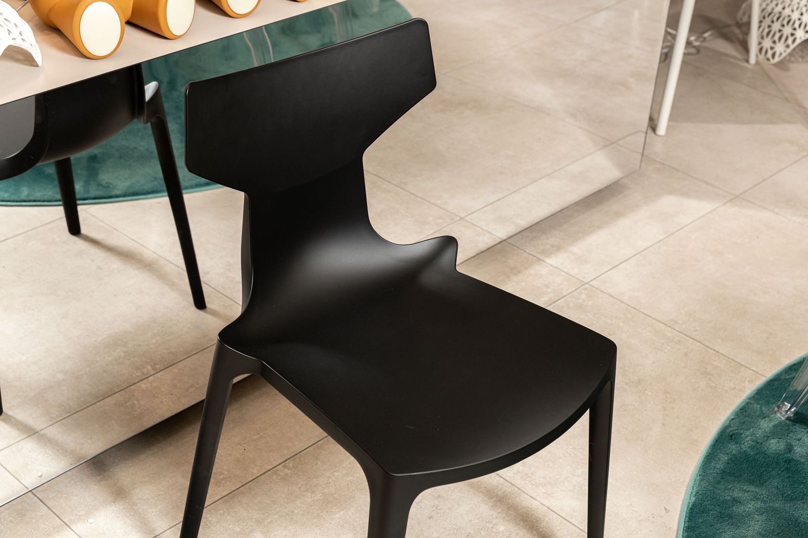 Kartell Стул Re-chair Black/White от Kartell — в интерьере