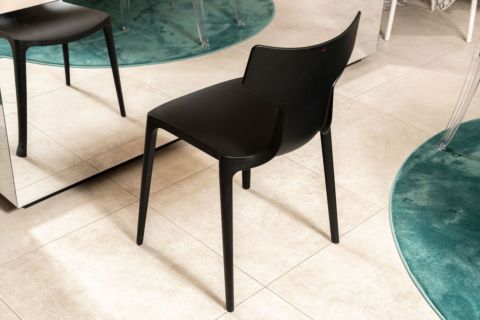 Kartell Стул Re-chair Black/White от Kartell — в интерьере