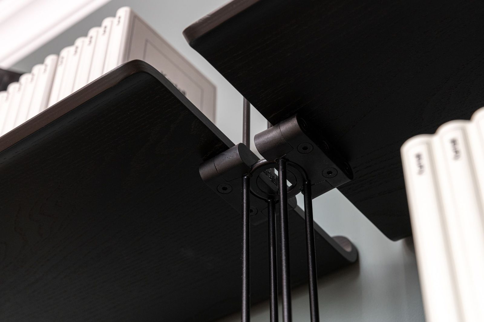 Kartell Стеллаж Adam Wood от Kartell — в интерьере